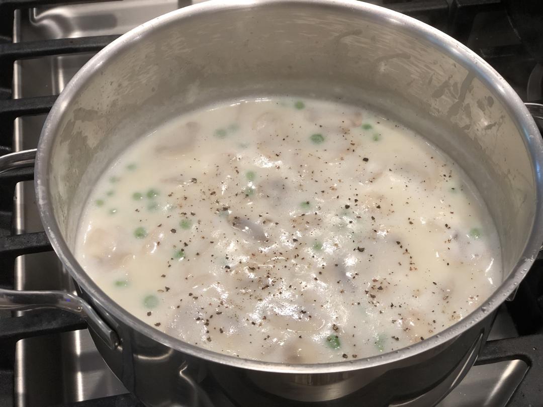 假装在西餐厅的奶油蘑菇汤