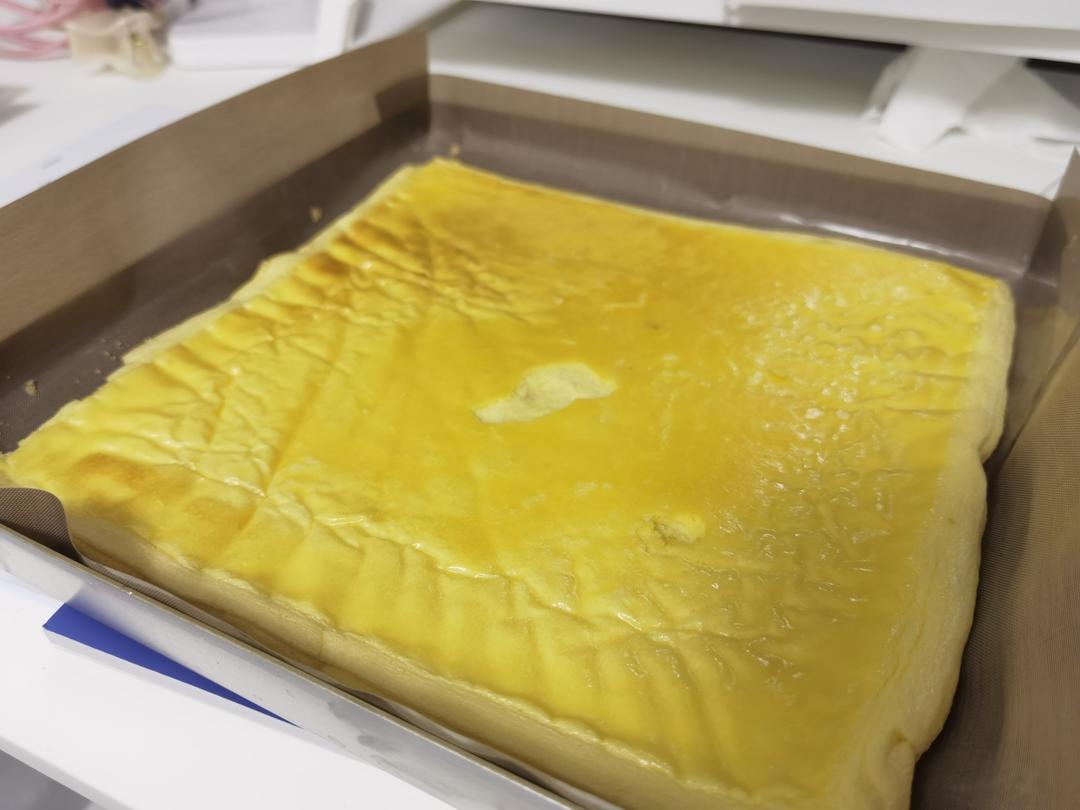 超详细的瑞士卷奶油蛋糕卷原味蛋糕卷的制作方法 饱满不掉皮不开裂（附模具换算方法）