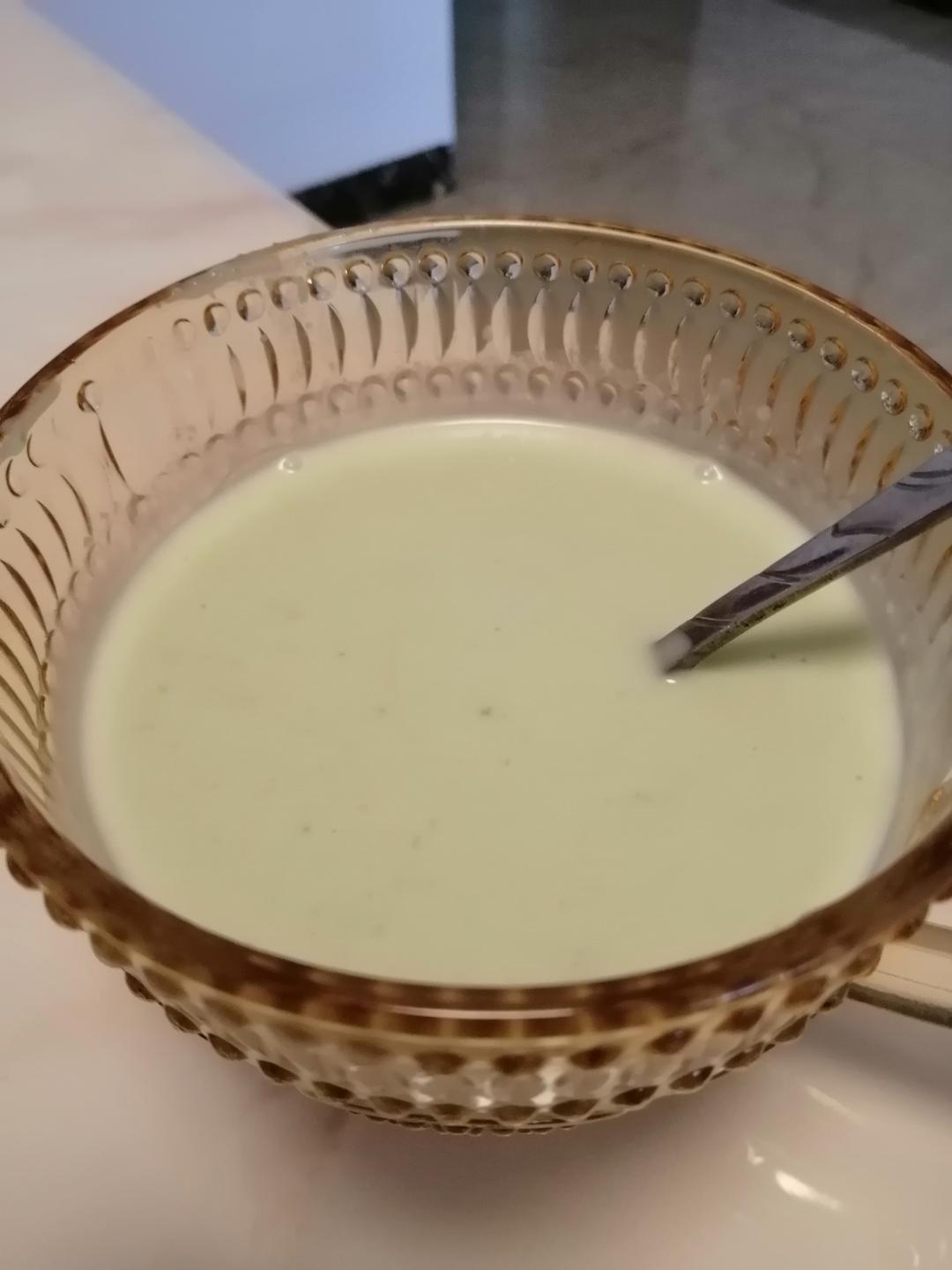 牛油果奶昔