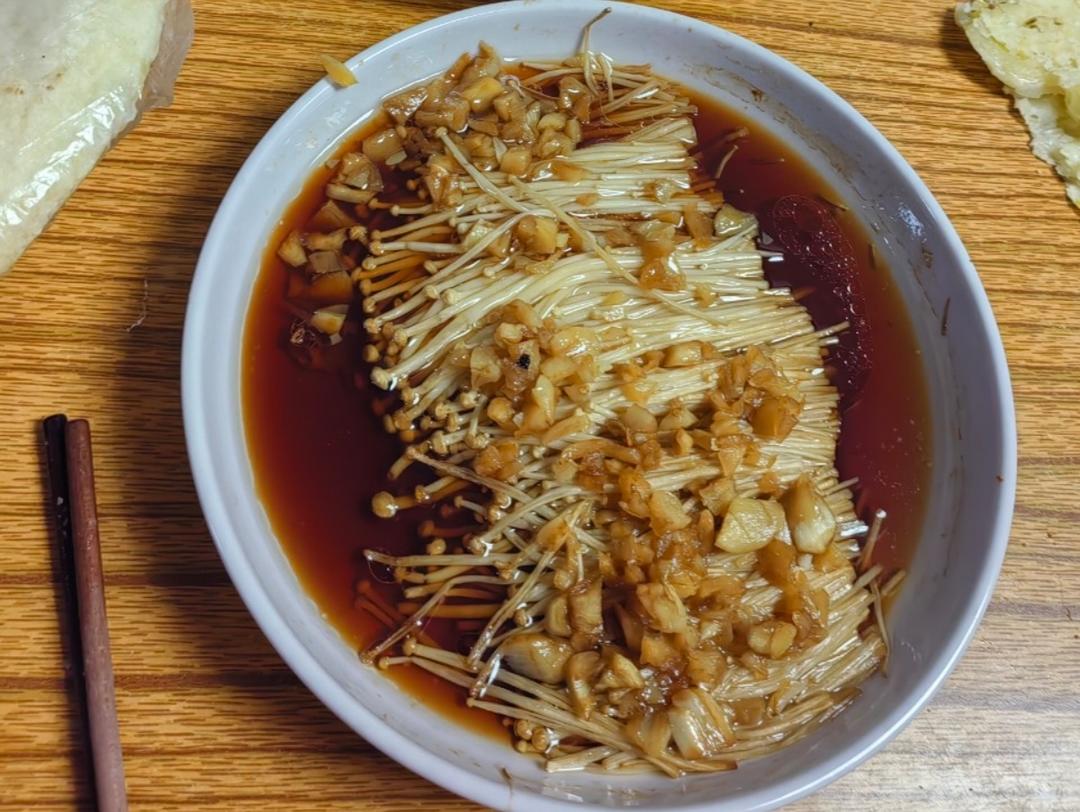蒜蓉蒸金针菇