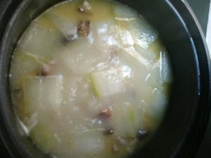 咸鸭豆芽冬瓜汤的做法 步骤2