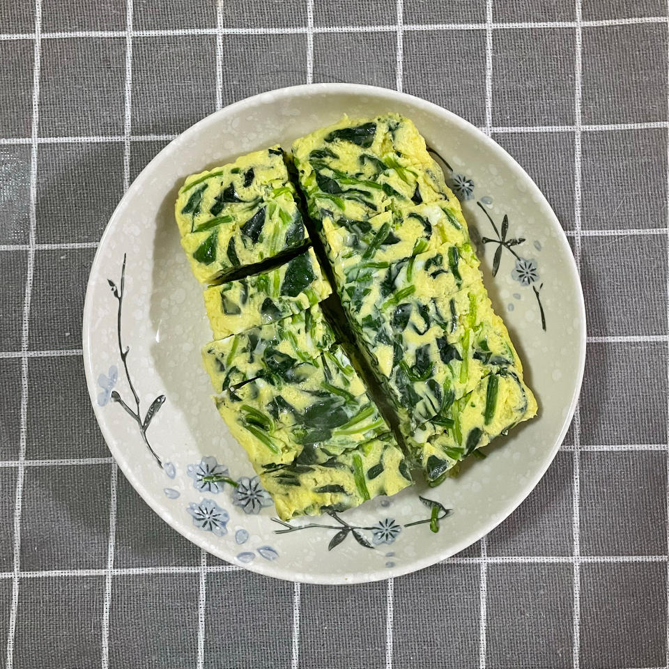 蘸汁菠菜鸡蛋糕——春季养生多吃菠菜