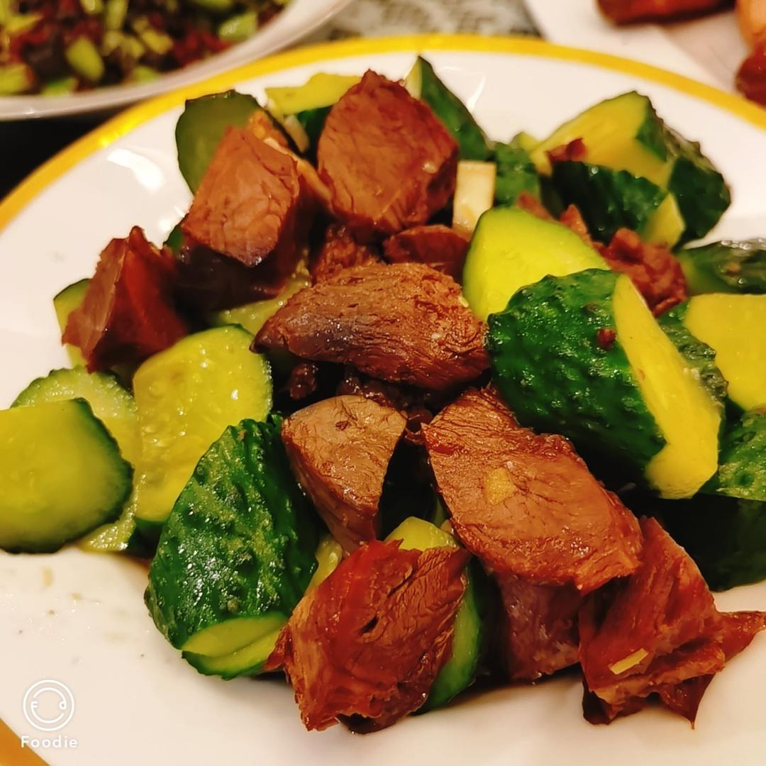 黄瓜拌牛肉