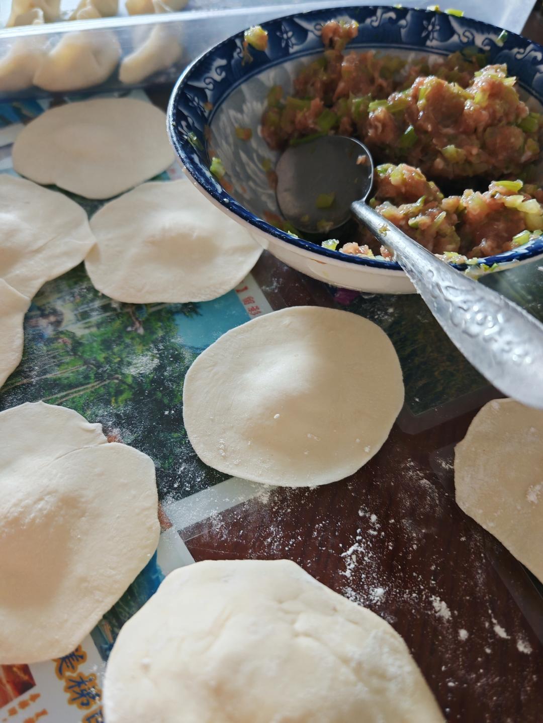 手工揉面三分钟，又韧又薄又好包的饺子皮