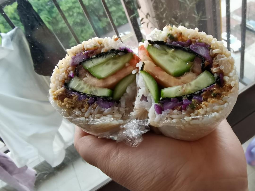 快手早餐：肉松薯片糍饭团
