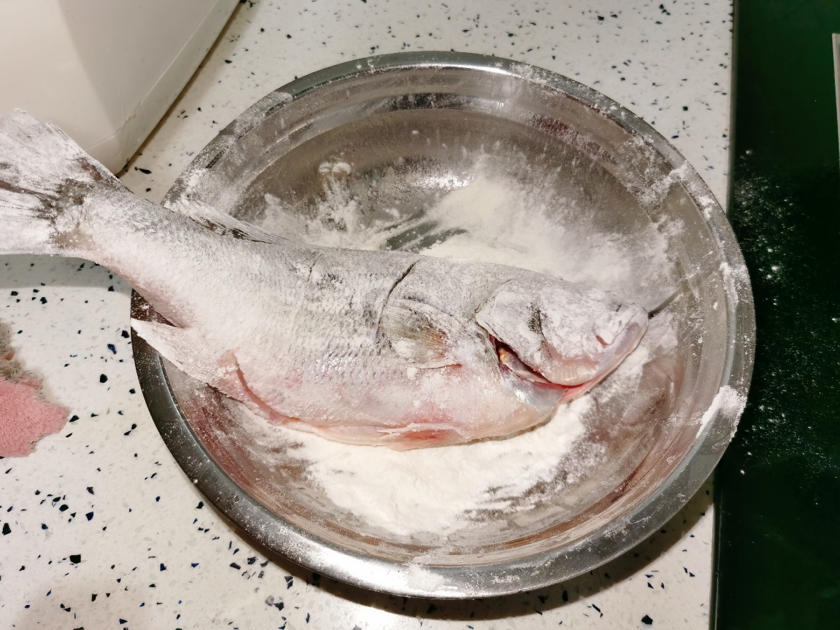 超简单的干烧鲈鱼🐟💕的做法 步骤3