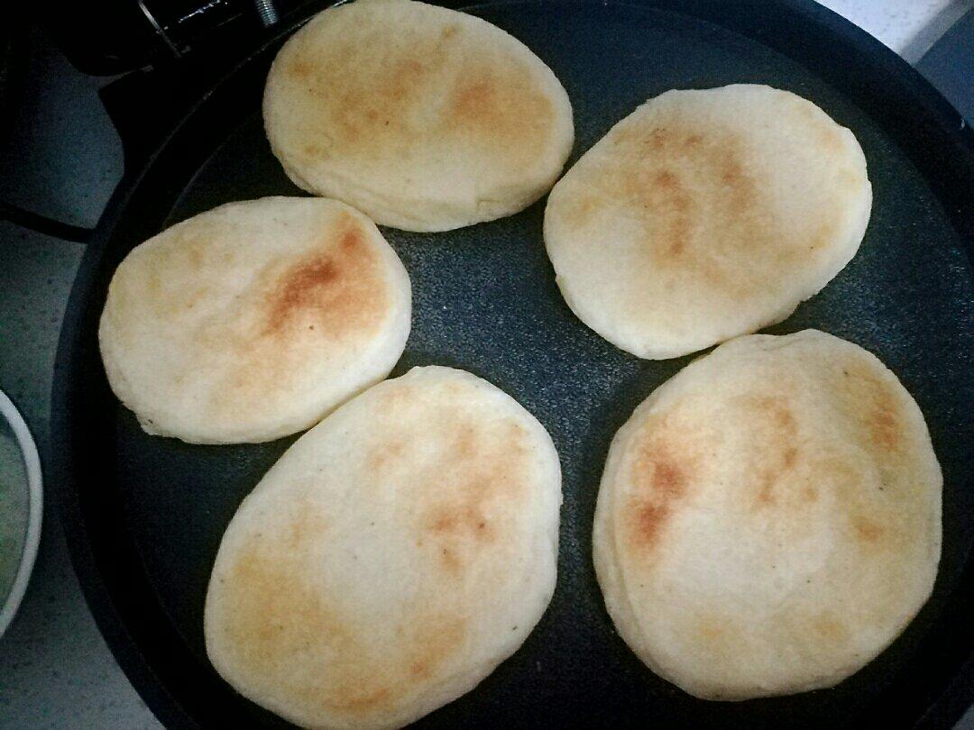 松软空心发面饼