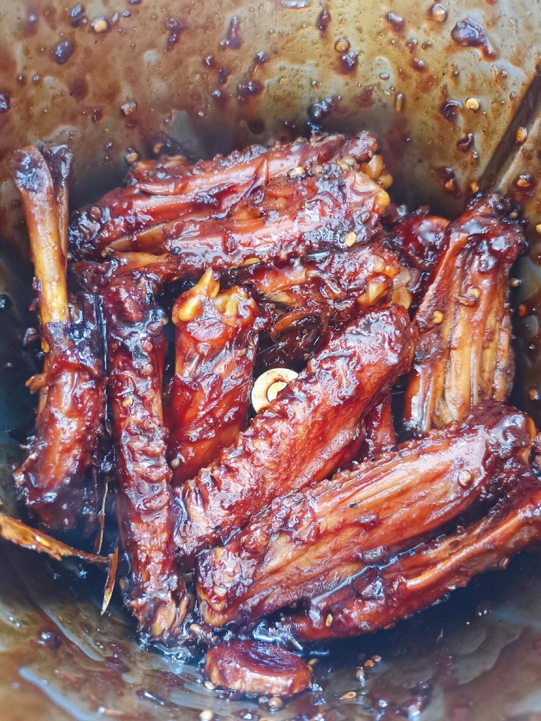 周黑鸭（鸭翅膀、鸭掌）