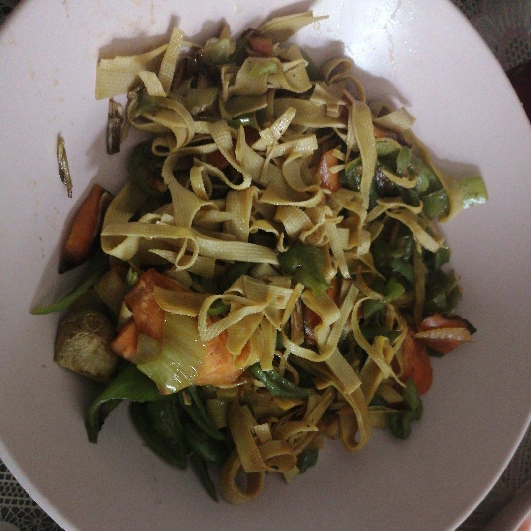 看过来😏尖椒干豆腐