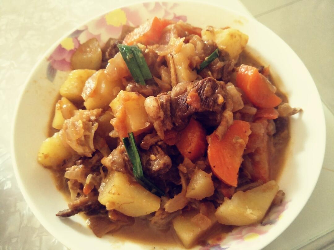 红烧牛肉土豆 （独家秘制）