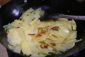 洋柿子炒土豆片的做法 步骤7