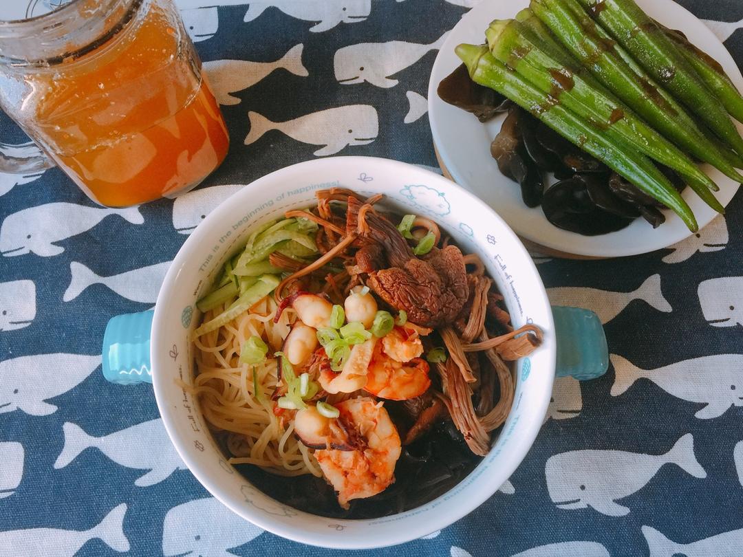 每天，叫醒我的是早餐