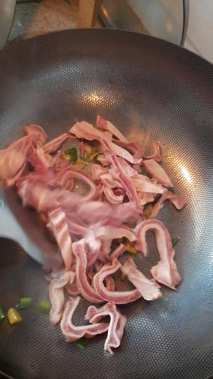 酸辣猪肚海鲜菇汤的做法 步骤4