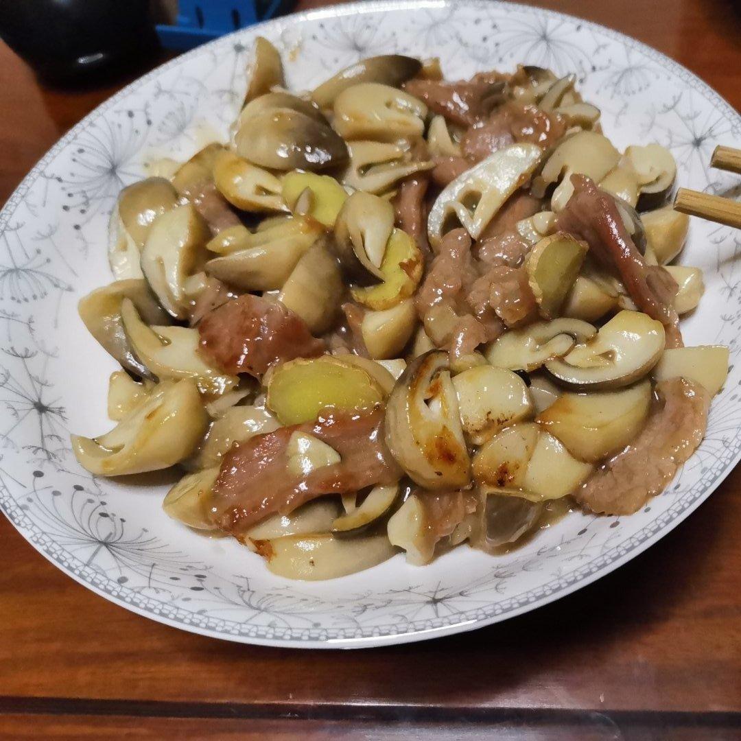 菇类中的至愛--草菇炒肉片