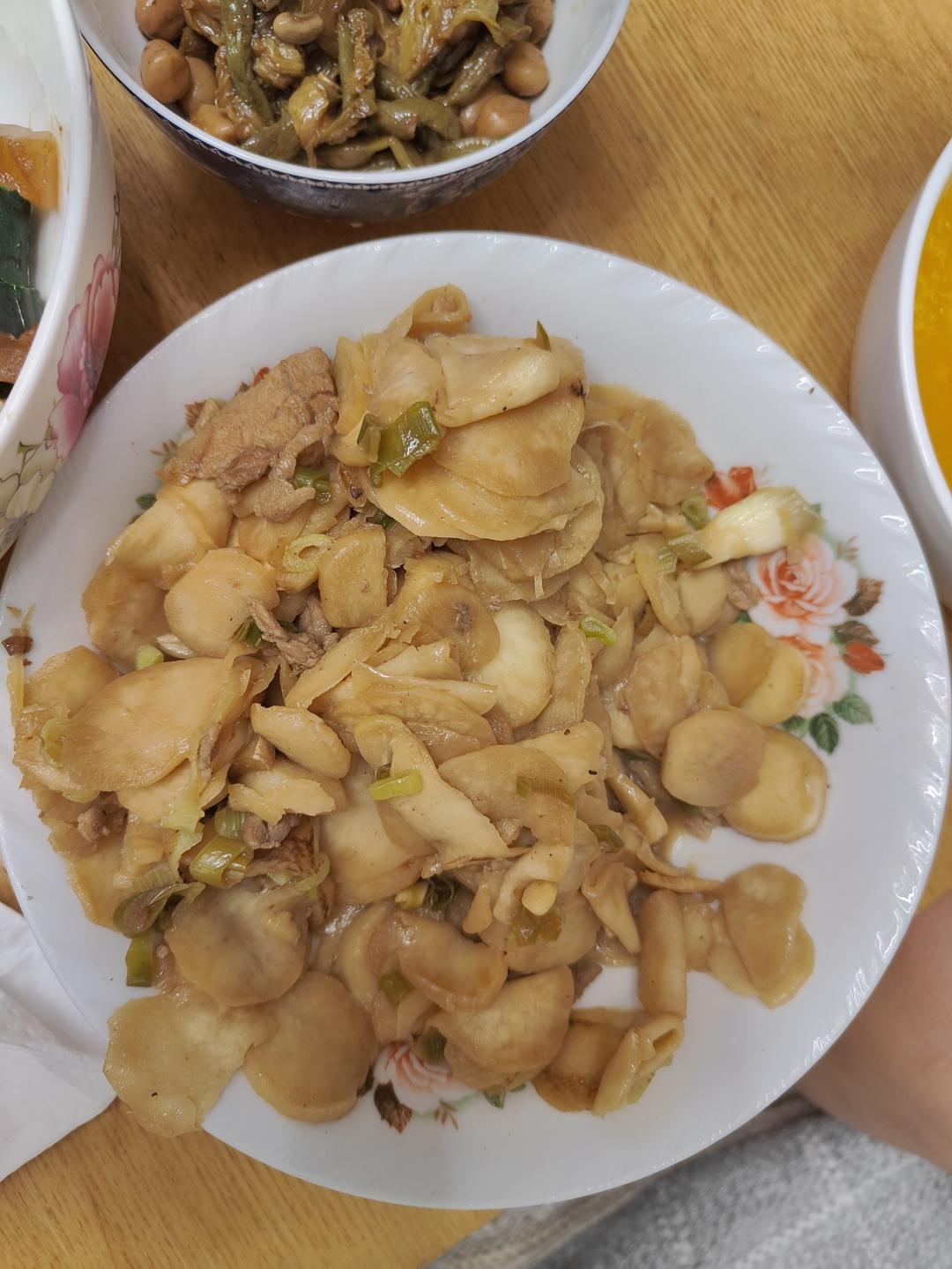 茭白炒肉片