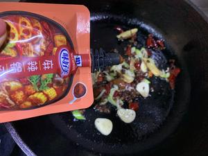 超简单麻辣海龙虾-味好美锅物料理的做法 步骤4