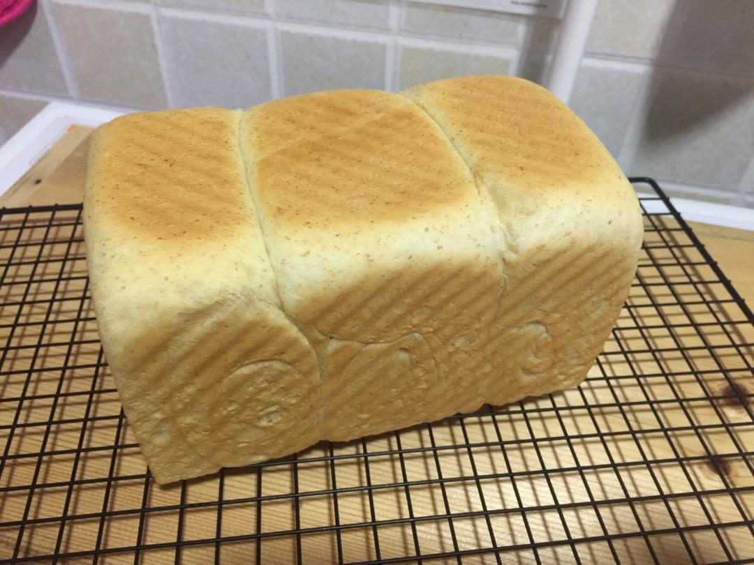 奶香吐司面包