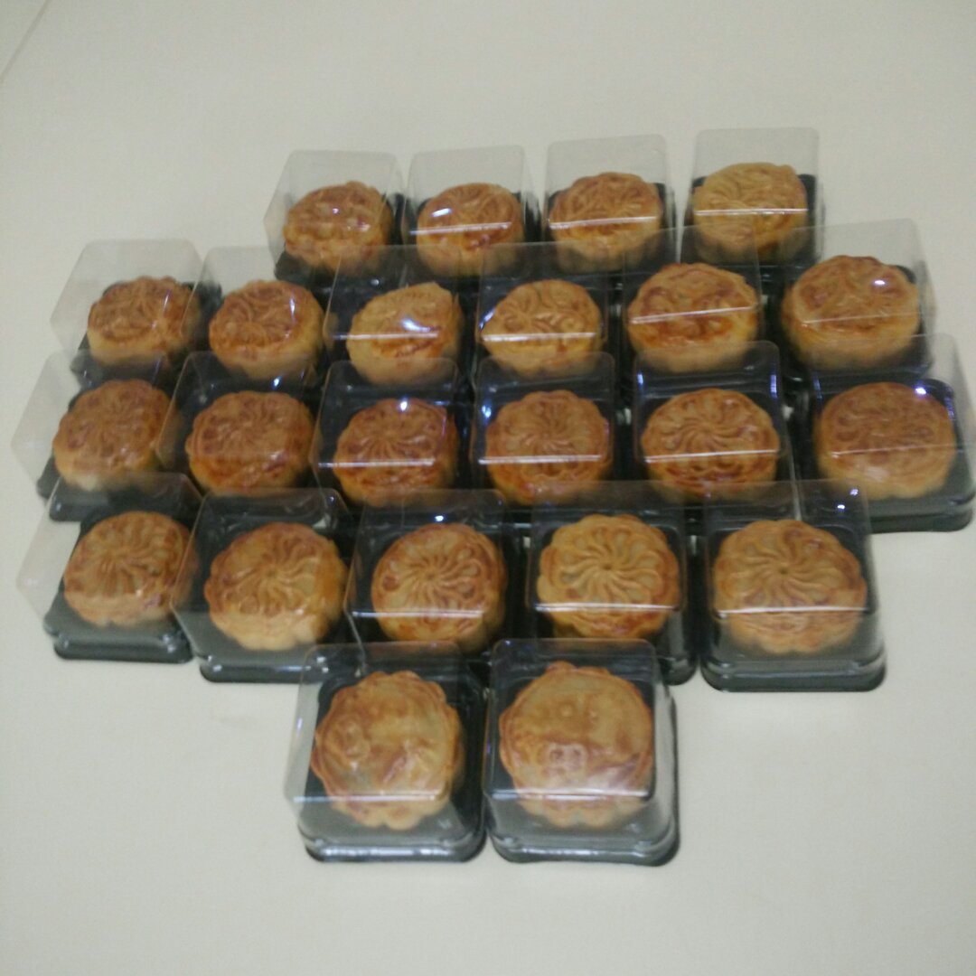广式月饼——蛋黄莲蓉月饼