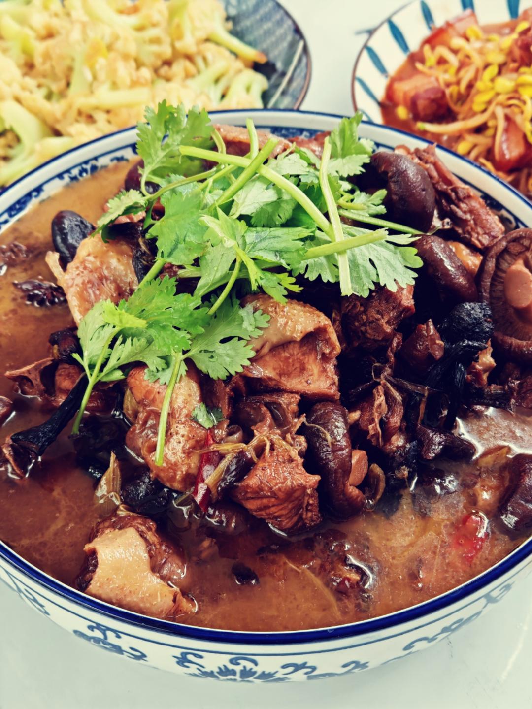 东北宴客大菜~小鸡炖蘑菇