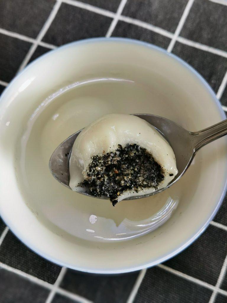 黑芝麻汤圆