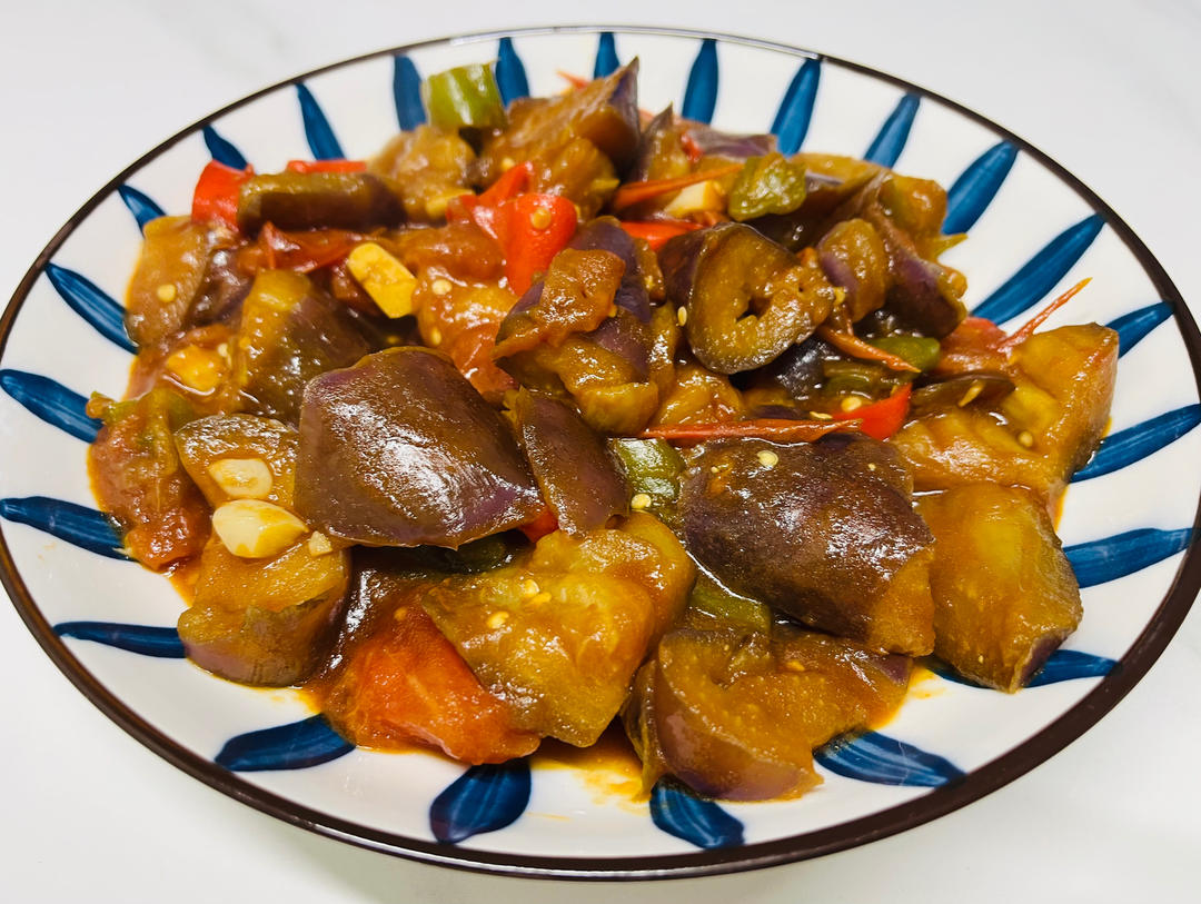 红烧茄子（佐西红柿尖椒）