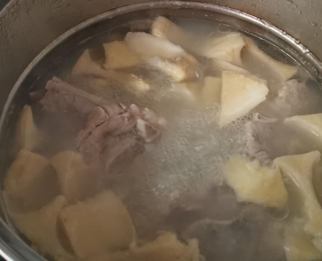 榴莲猪骨汤的做法