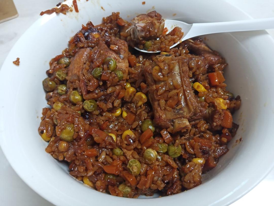 【排骨焖饭】