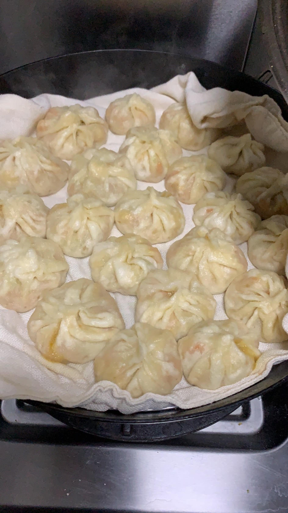 低脂低卡一口一个西葫芦鸡蛋素蒸包