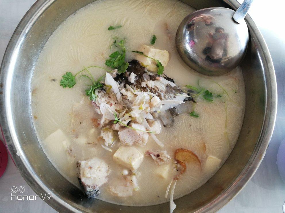 鱼头豆腐汤