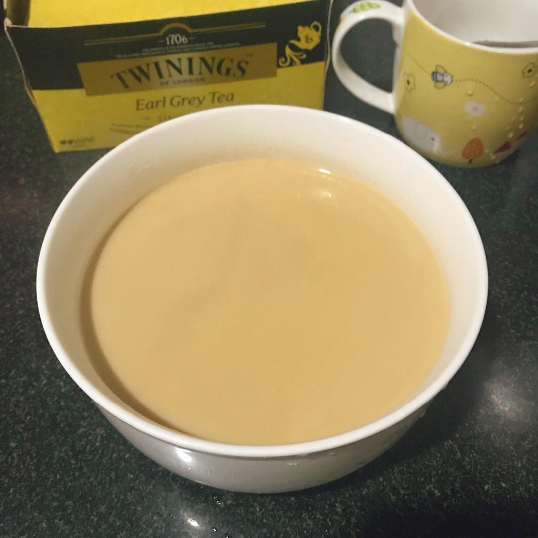 浓浓的锅煮奶茶