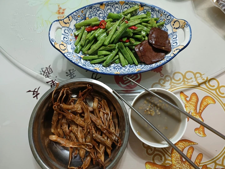 非常简单美味的家常菜～干煸四季豆