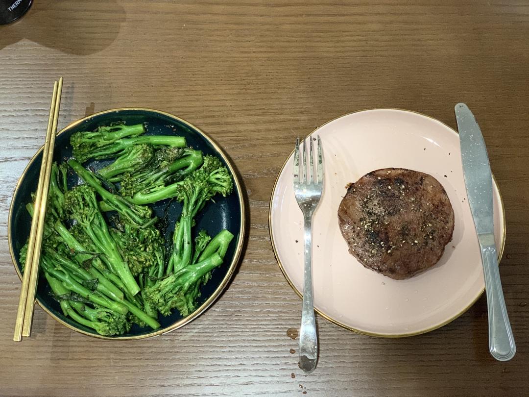 博士厨房-香煎西兰苔