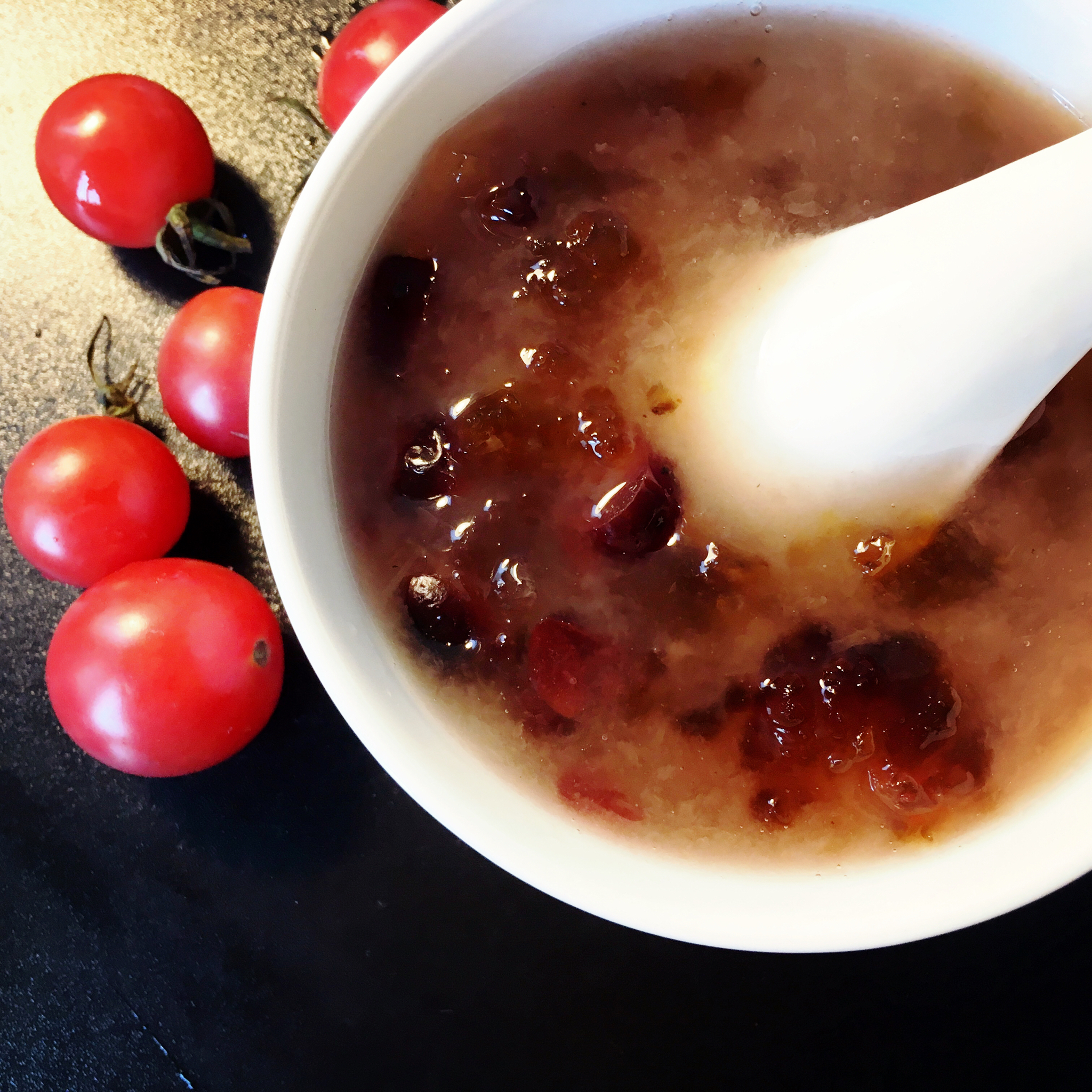 蔓越莓桃胶银耳羹