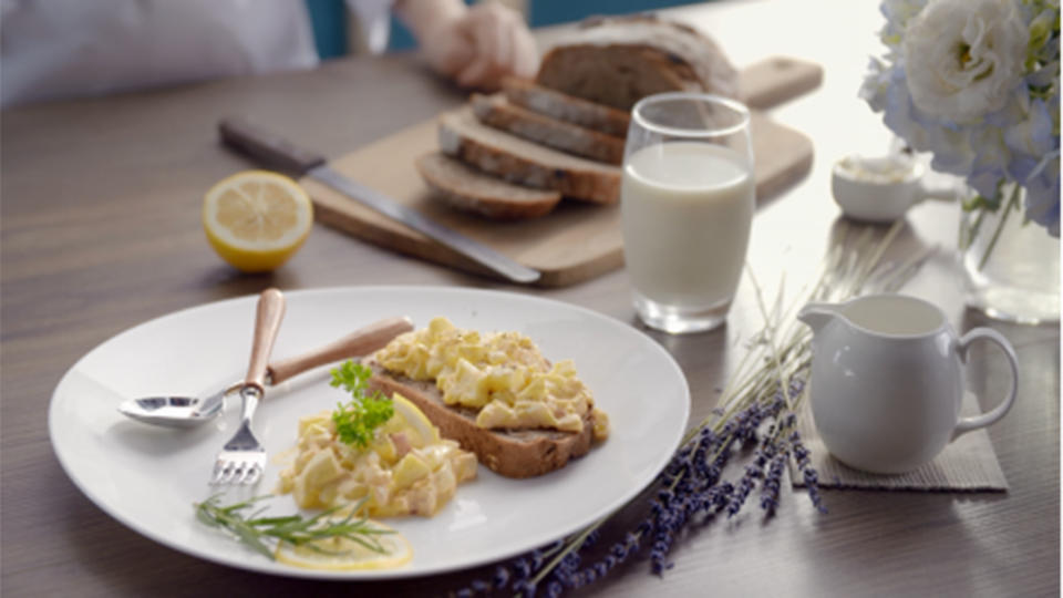 企鹅教你做 蛋料理 白煮蛋沙拉三明治的做法视频 做法步骤 下厨房