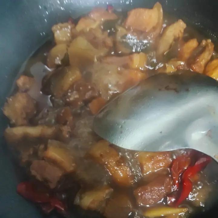 不焯水不放油的家常红烧肉
