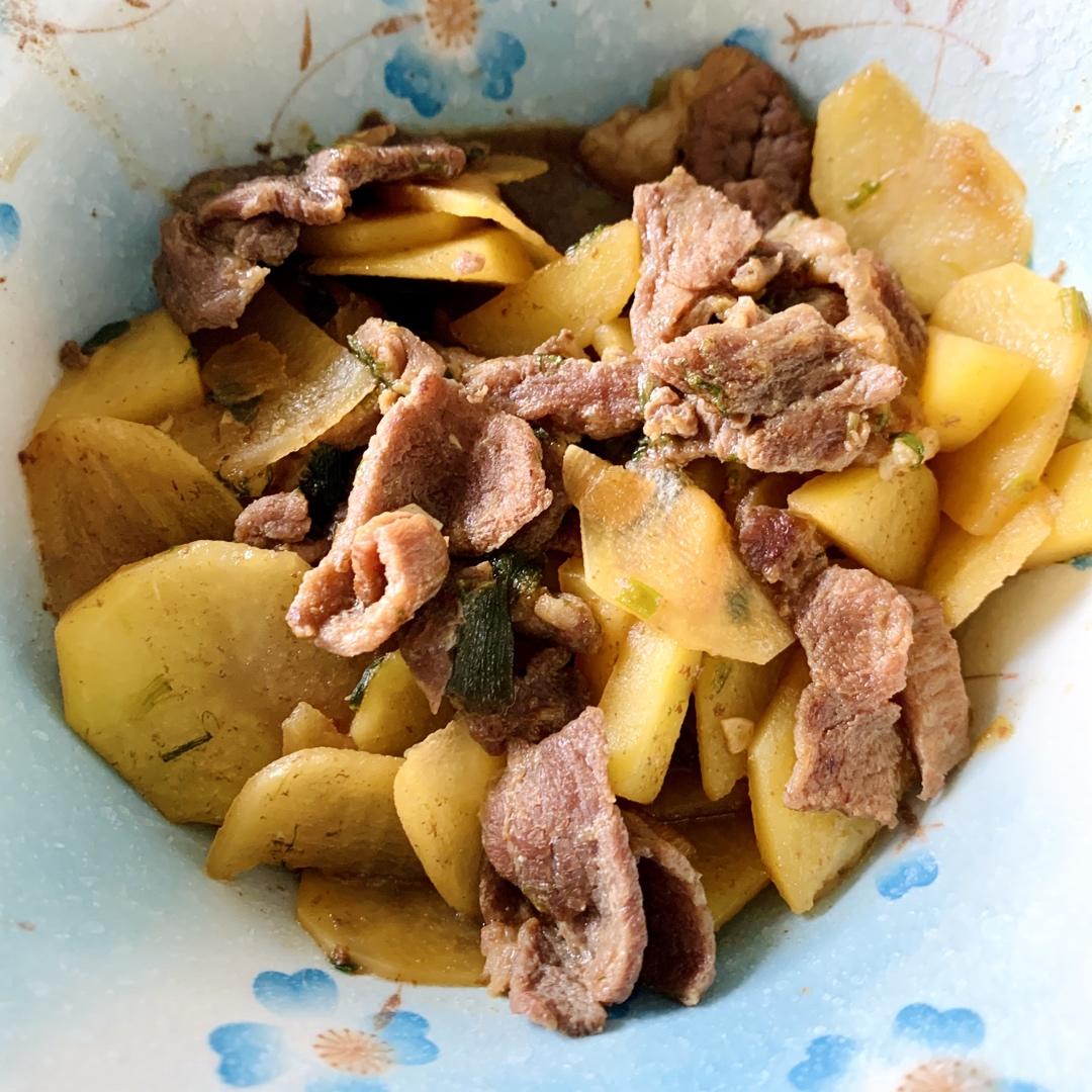 熟牛肉小炒土豆片
