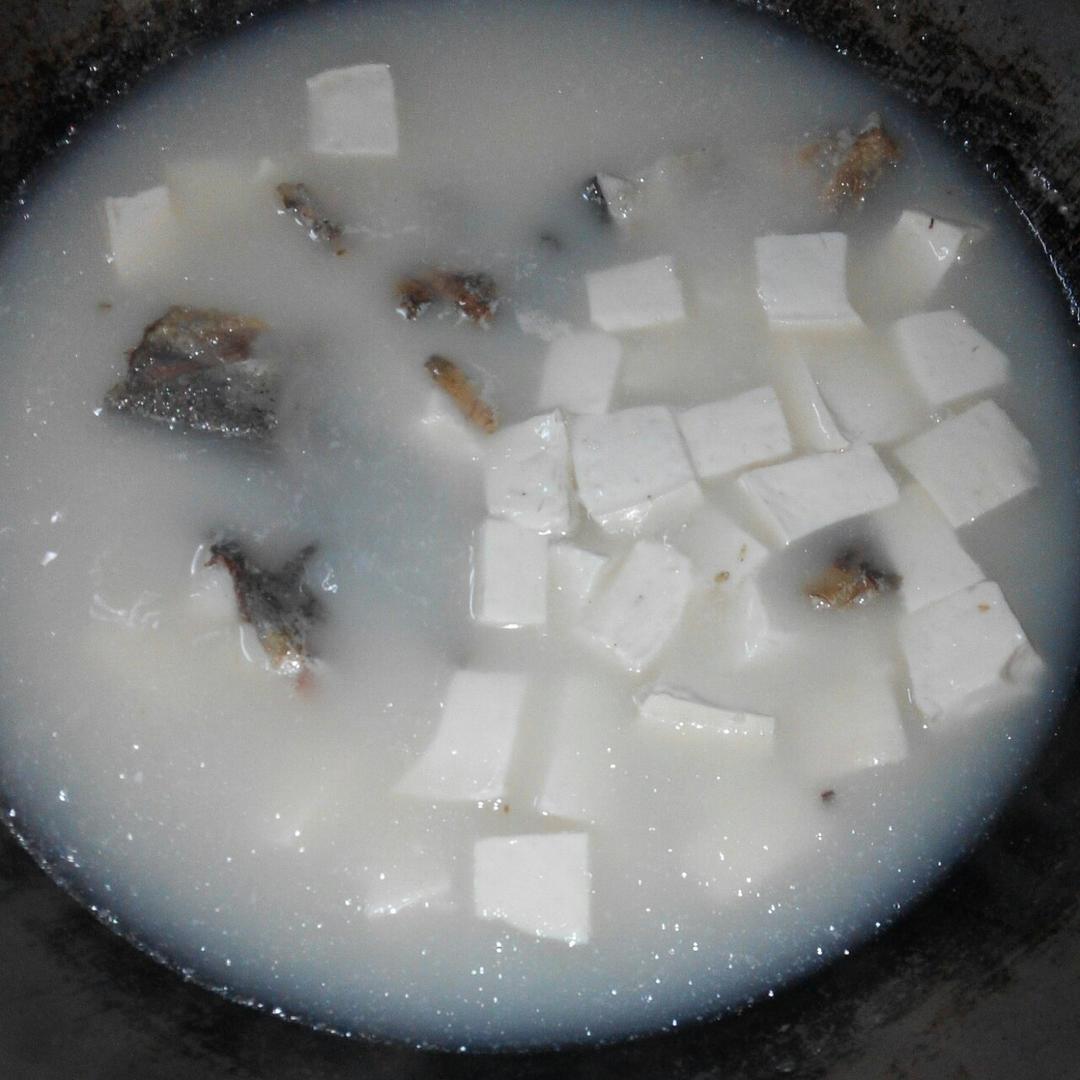 鱼头豆腐汤