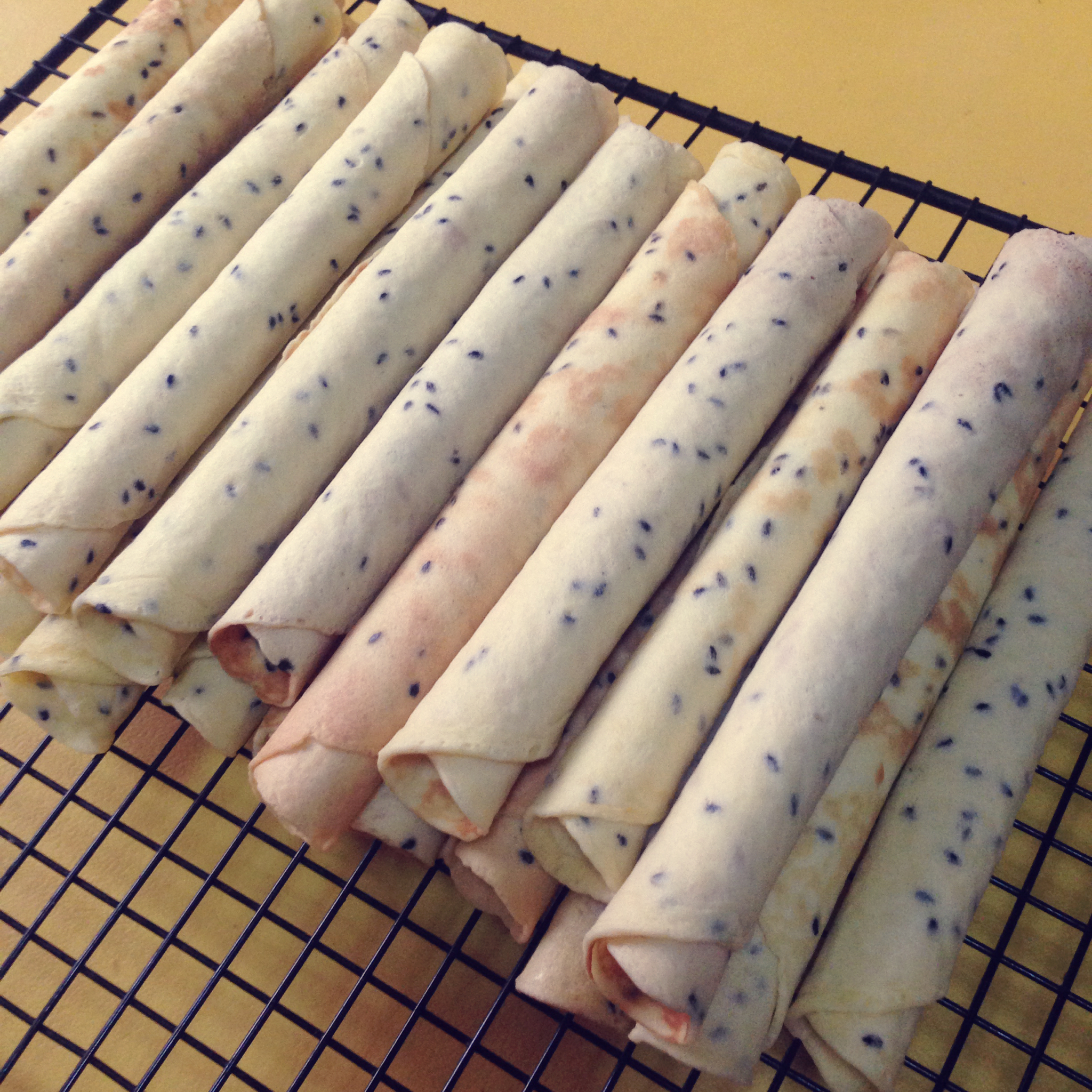 芝麻香酥蛋卷（视频食谱）