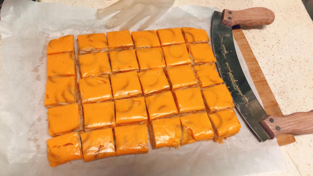 网红新口味‼️咸蛋黄肉松雪花酥