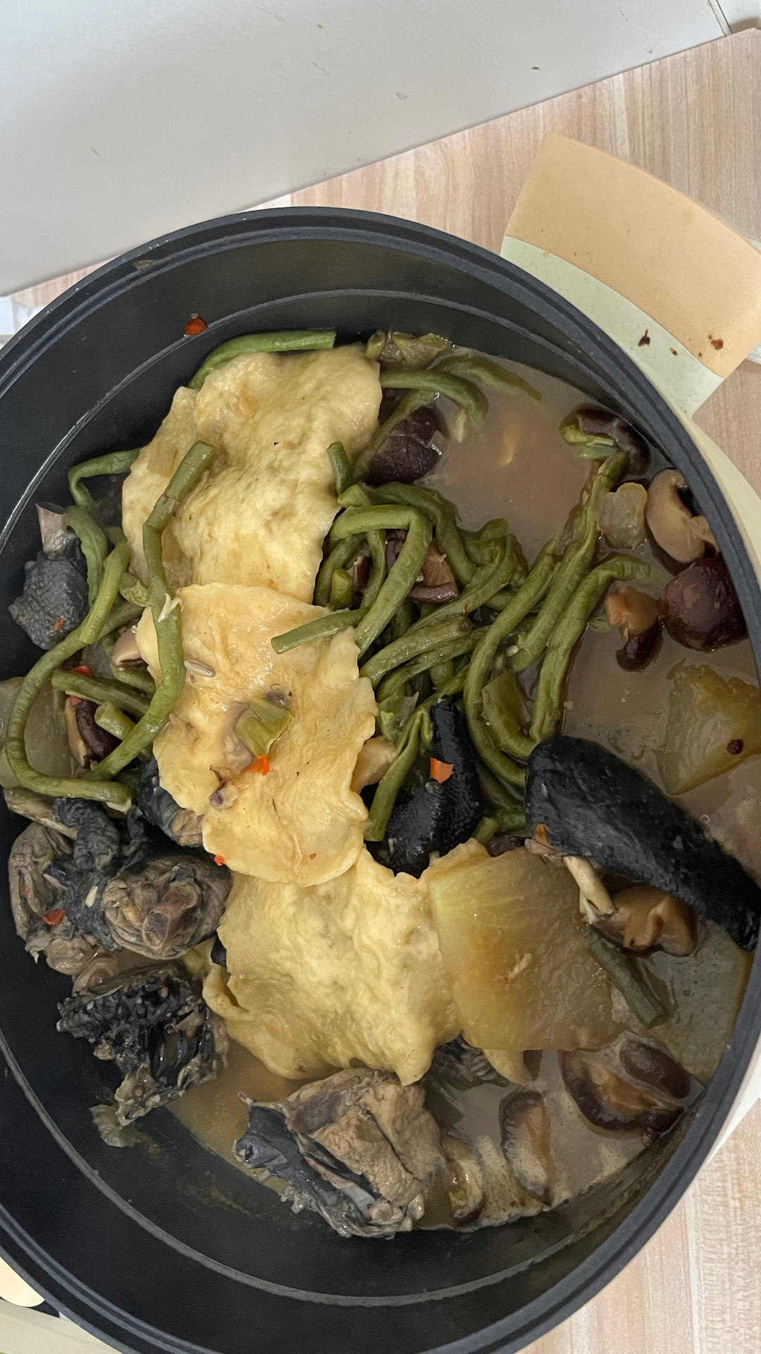 地锅鸡，教你贴饼子好吃的小技巧~