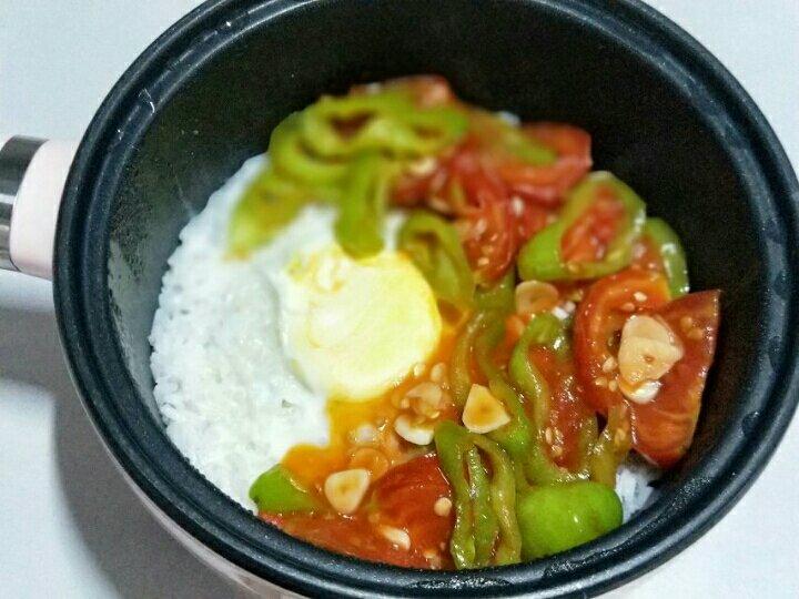 尖椒西红柿蛋饭