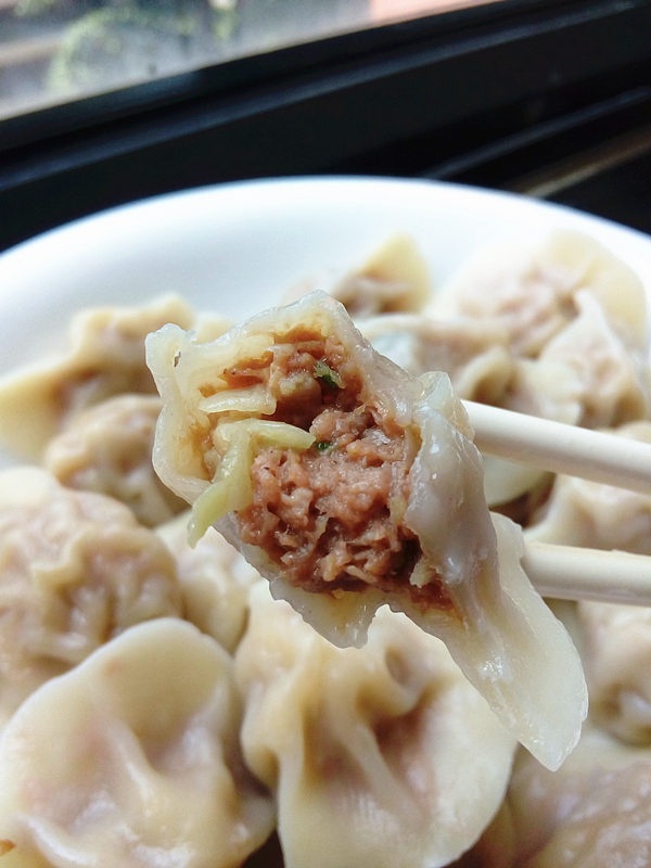 饺子 芹菜牛肉水饺 .搅离梦做的芹菜牛肉水饺 .
