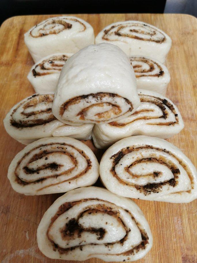 补钙又可口的芝麻酱椒盐咸花卷