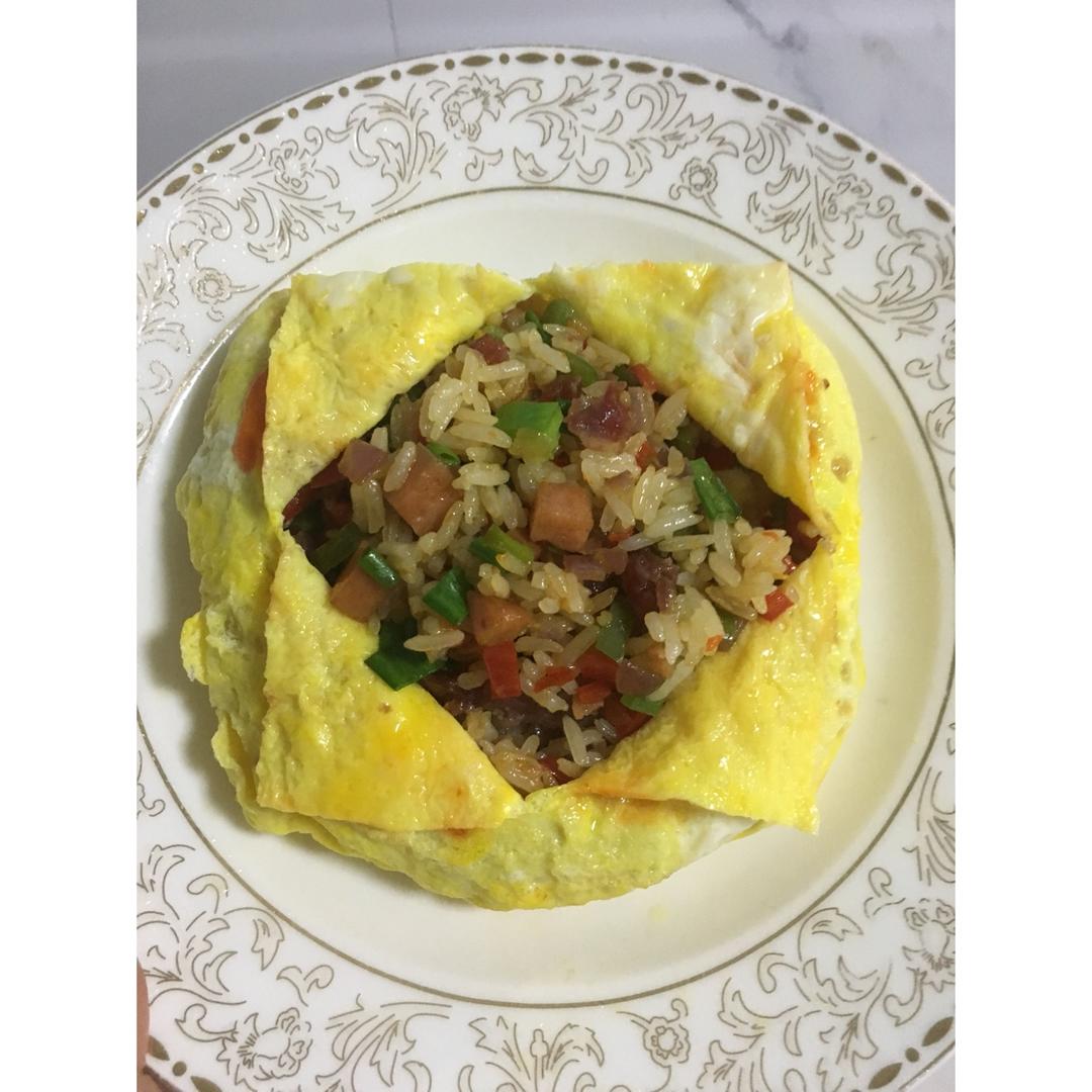 腊肠蛋包饭