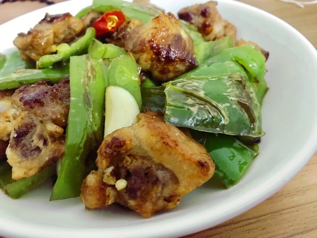 双椒煎排骨