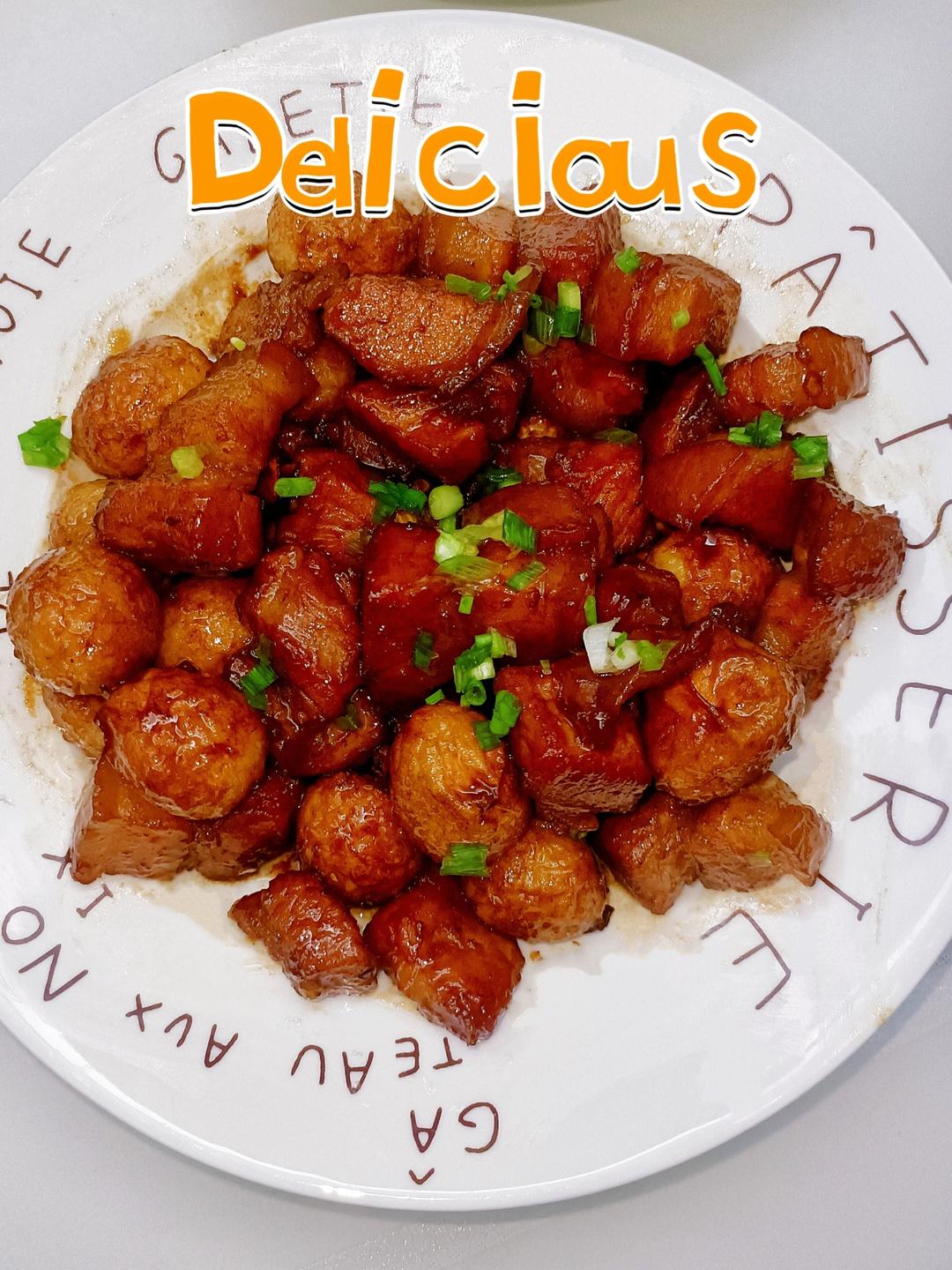 红烧肉炖鹌鹑蛋