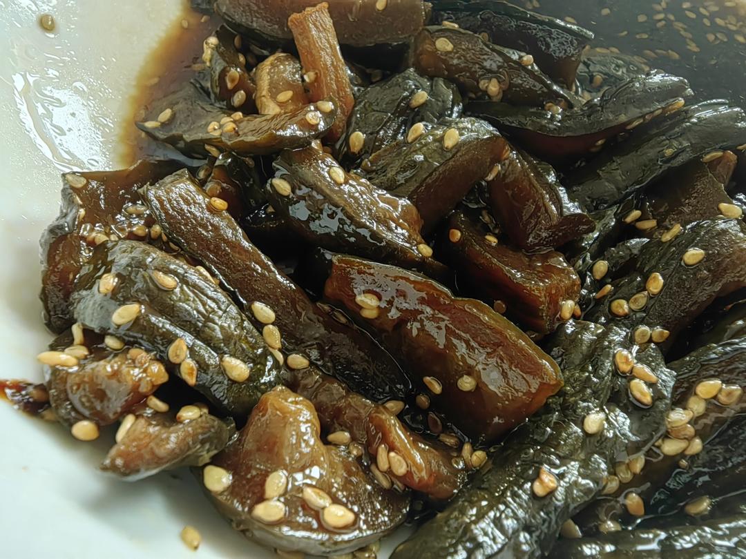 日式速腌脆爽咸黄瓜（1小时内完成.一口气能喝三碗粥）