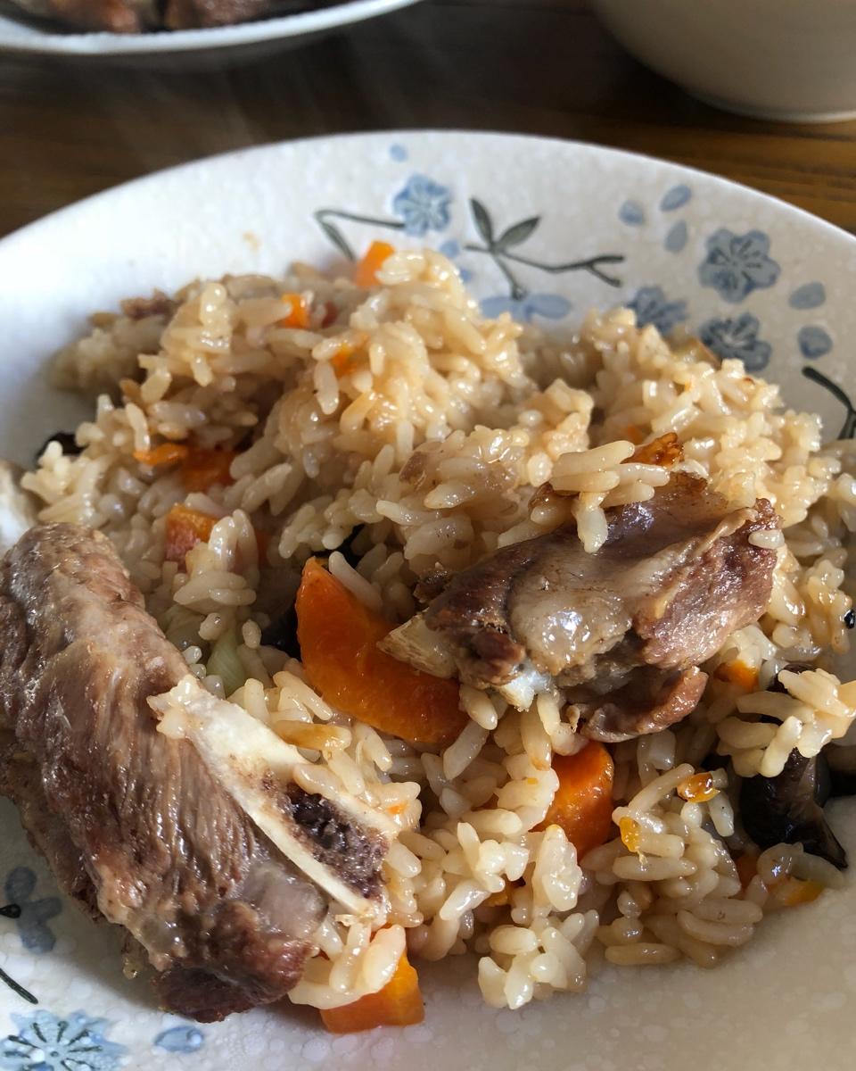 香喷喷的排骨焖饭