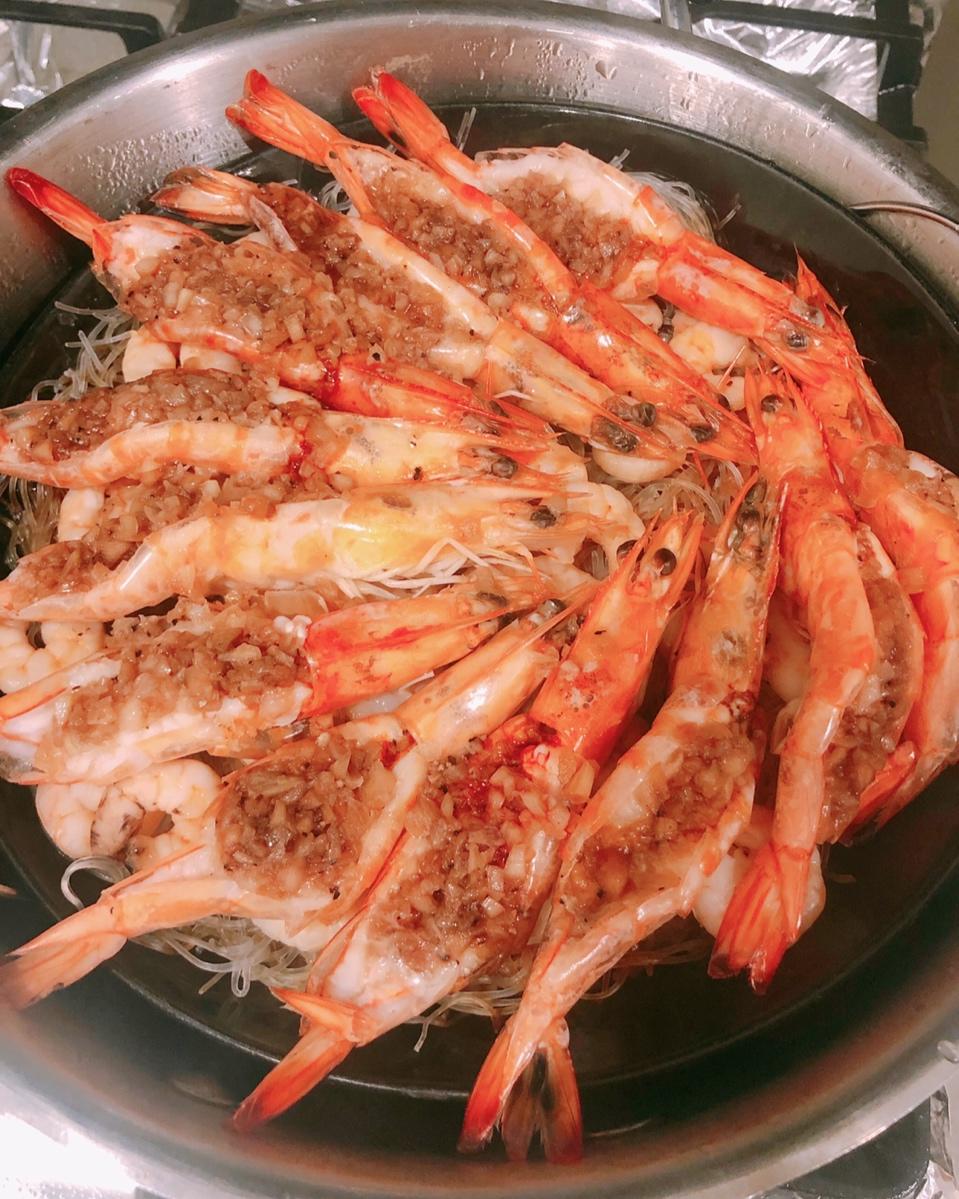 花开富贵虾（蒜蓉粉丝开背虾），超详细图文步骤！