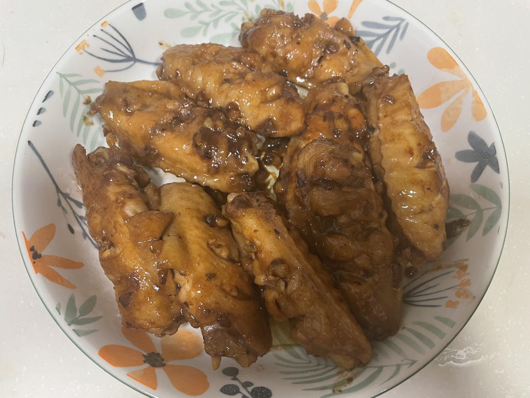 不要再可乐鸡翅了，求求你试试蒜香鸡翅吧，香味捅破天花板！
